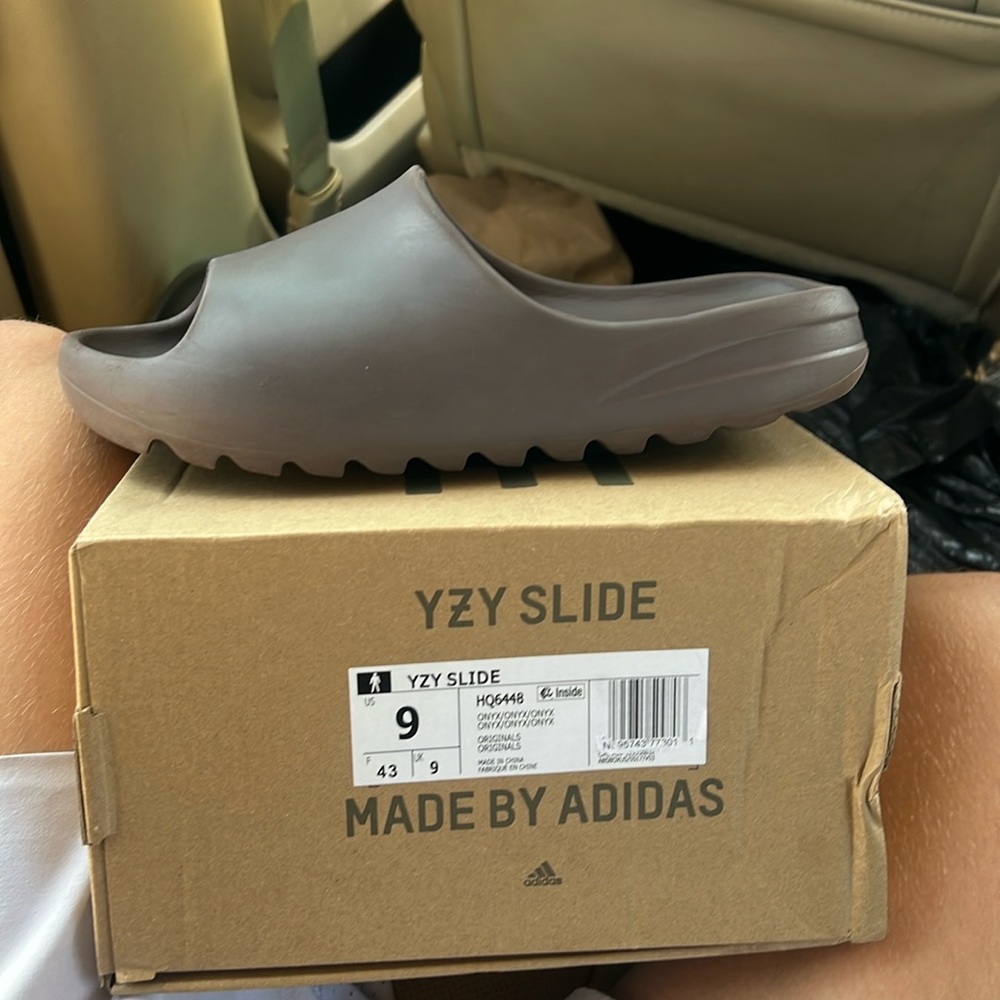 Yeezy slide brown